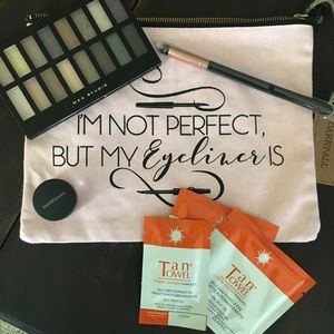 Makeup bag in Pink comes with eyeshadow pallet